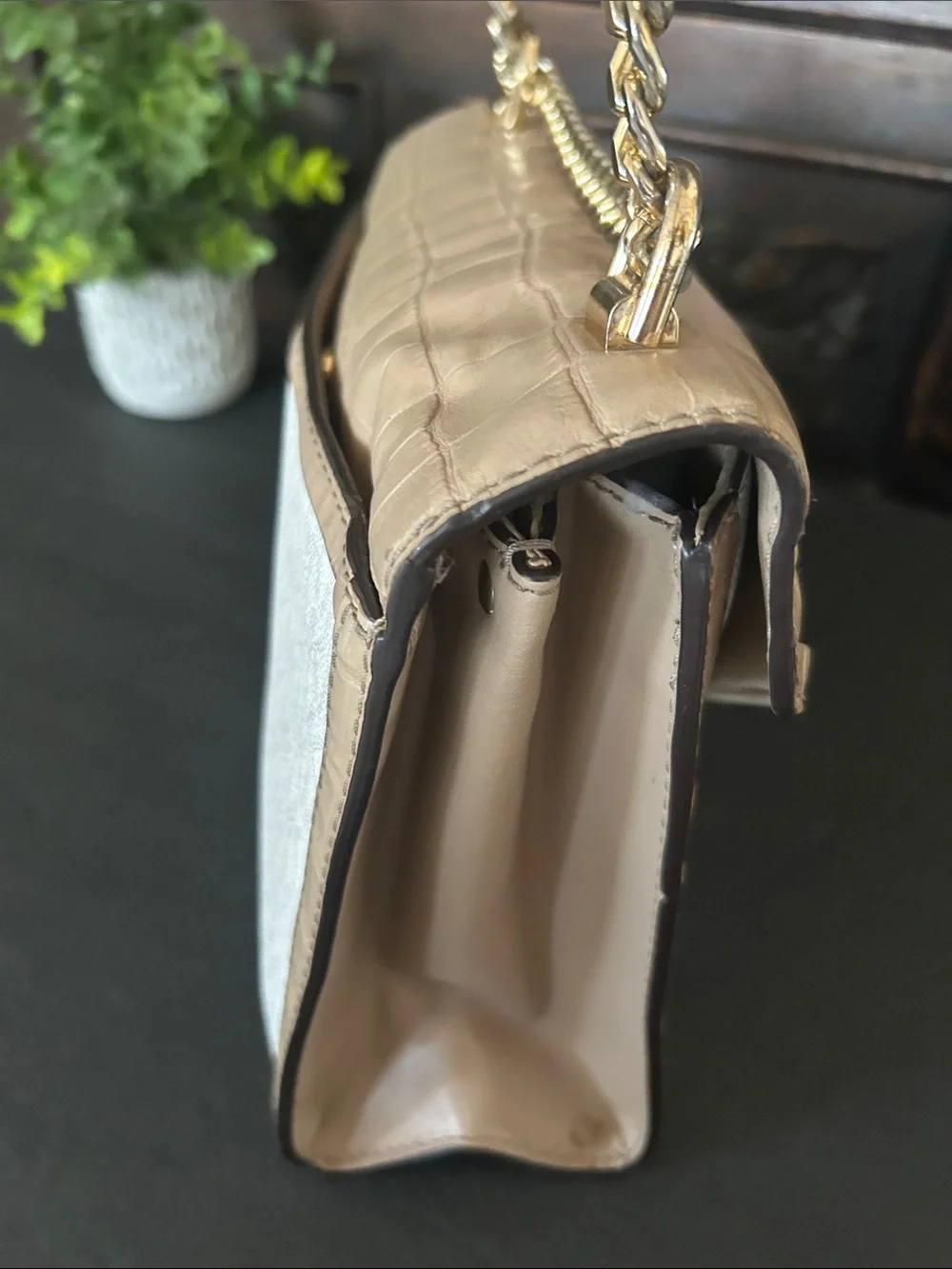 Michael Kors Beige & Off-White Chain Shoulder Bag